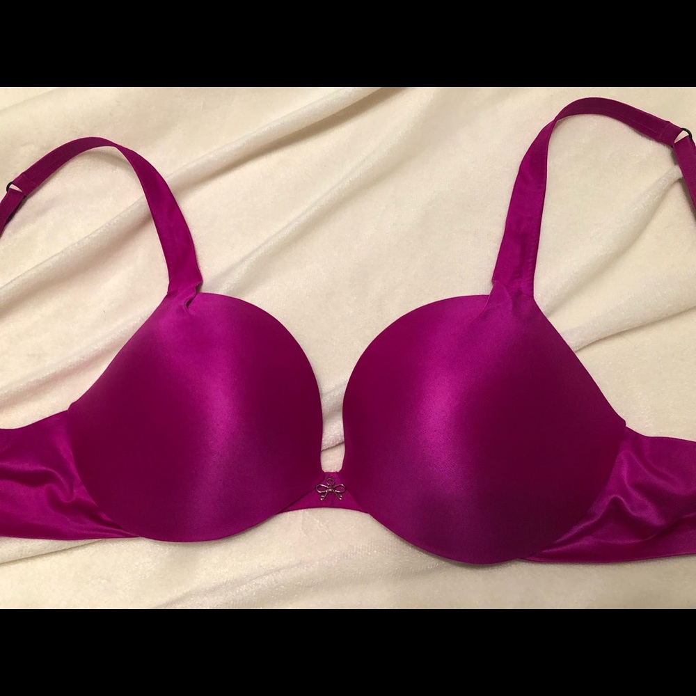 Victoria’s Secret plunge push-up bra 36B